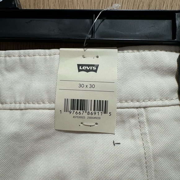 Levi’s - Picture 5 of 7